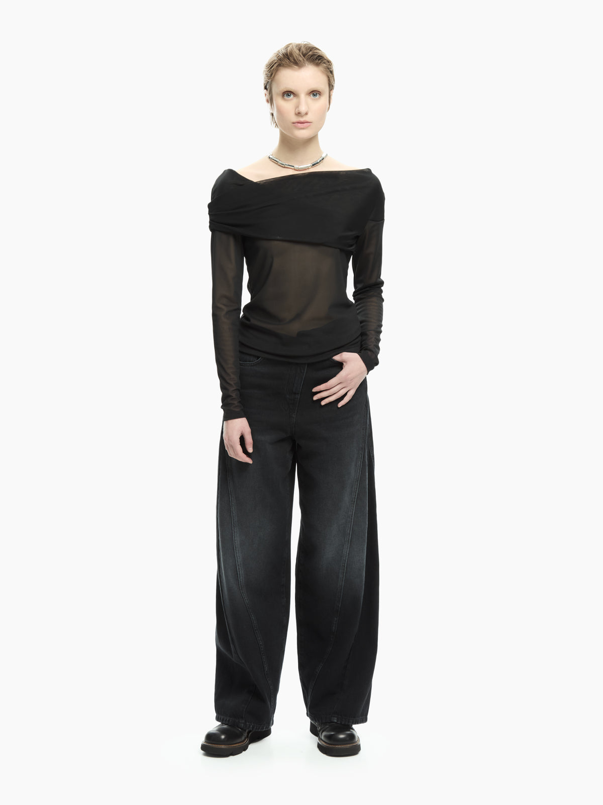 IXOS Top off-shoulder  NERO