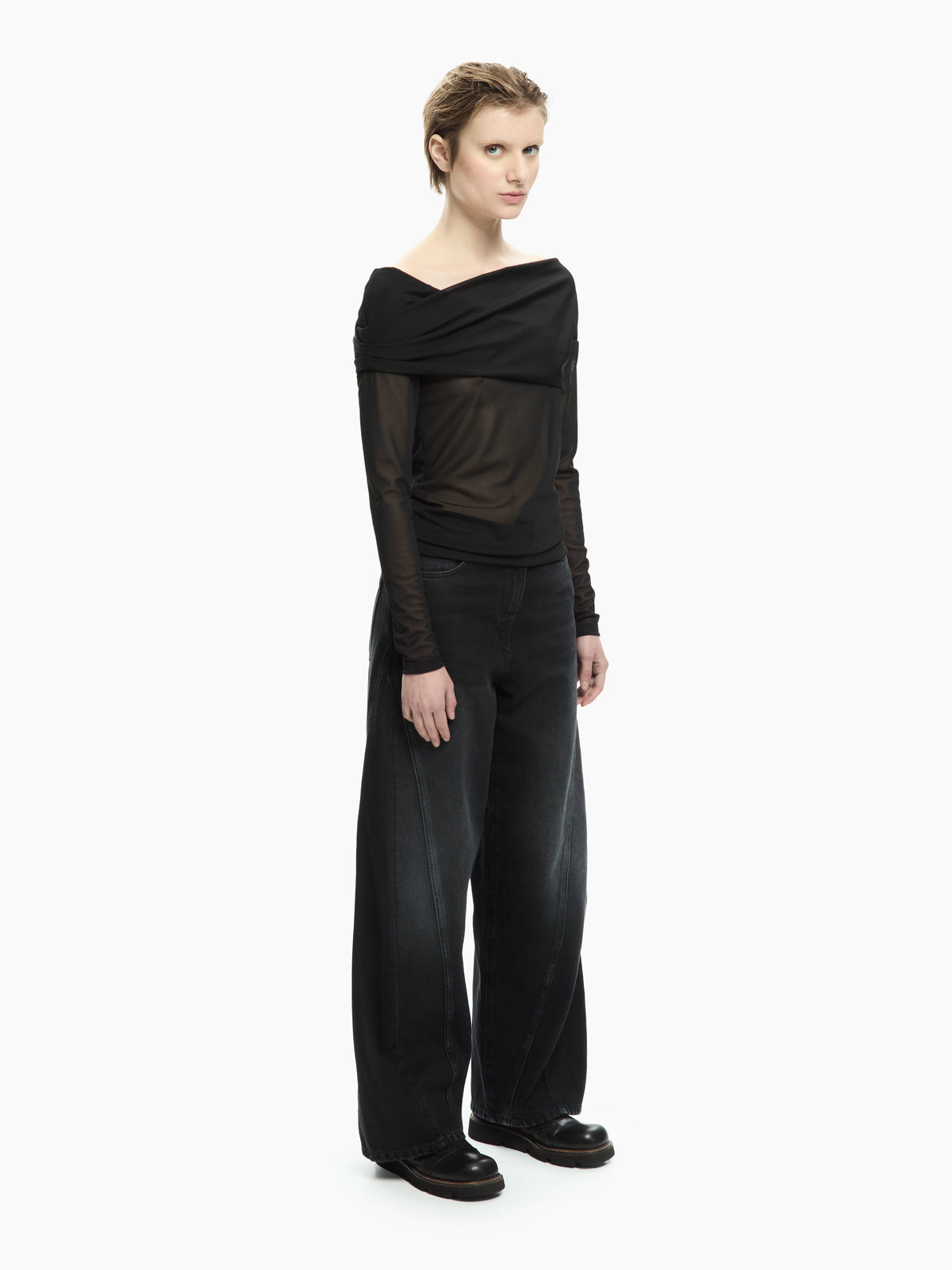 IXOS Top off-shoulder  NERO