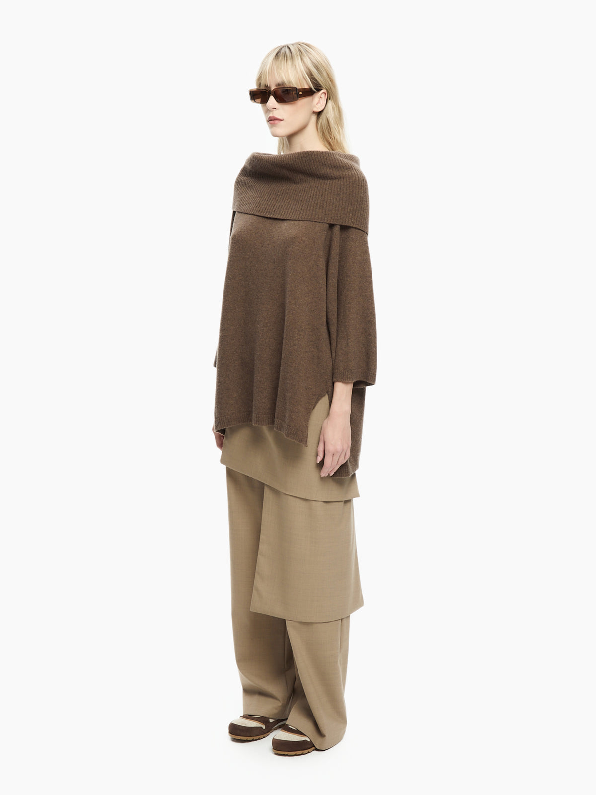 IXOS Maglia con collo ampio MARRONE