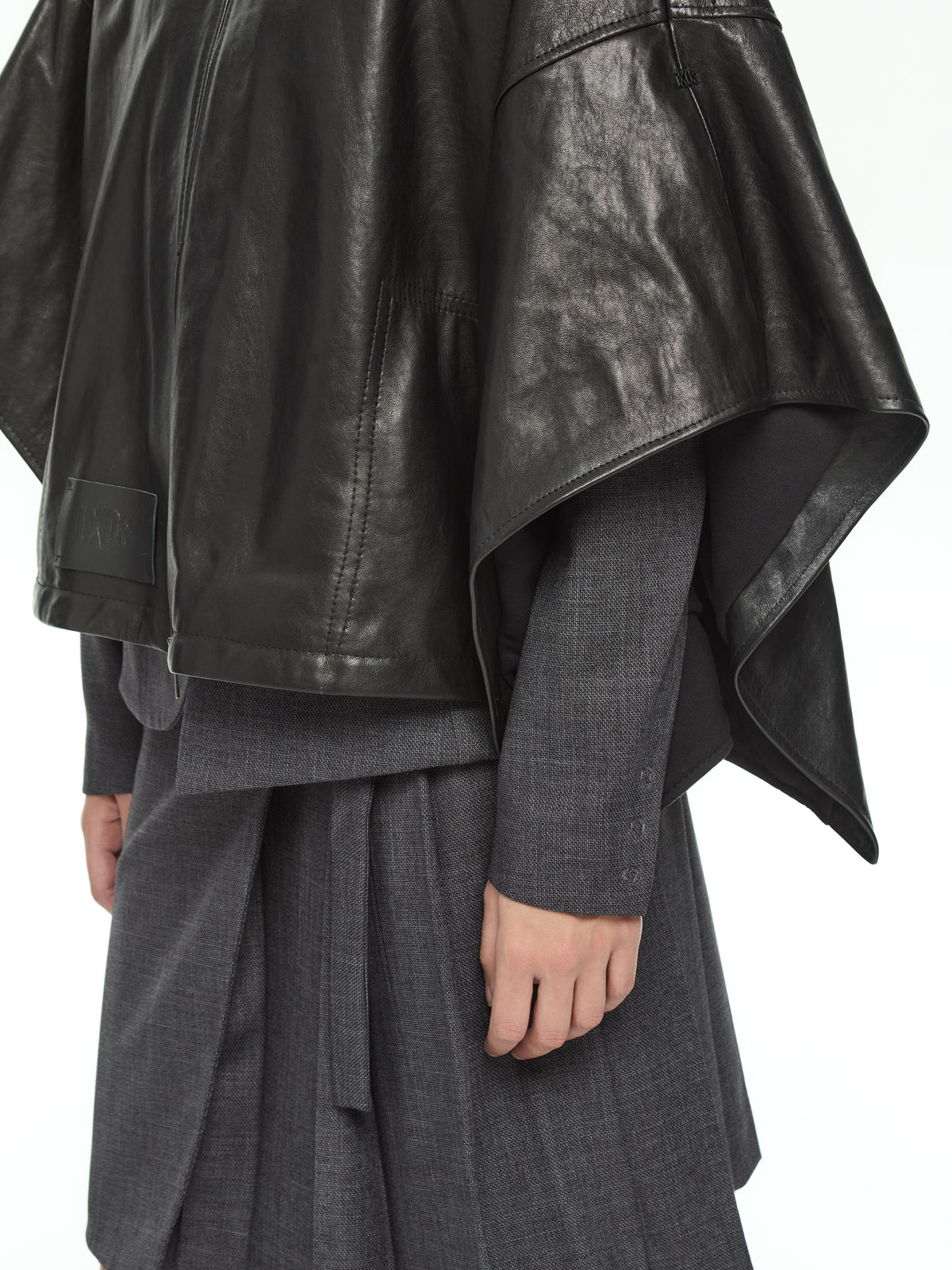 IXOS Mantella oversize con cappuccio NERO