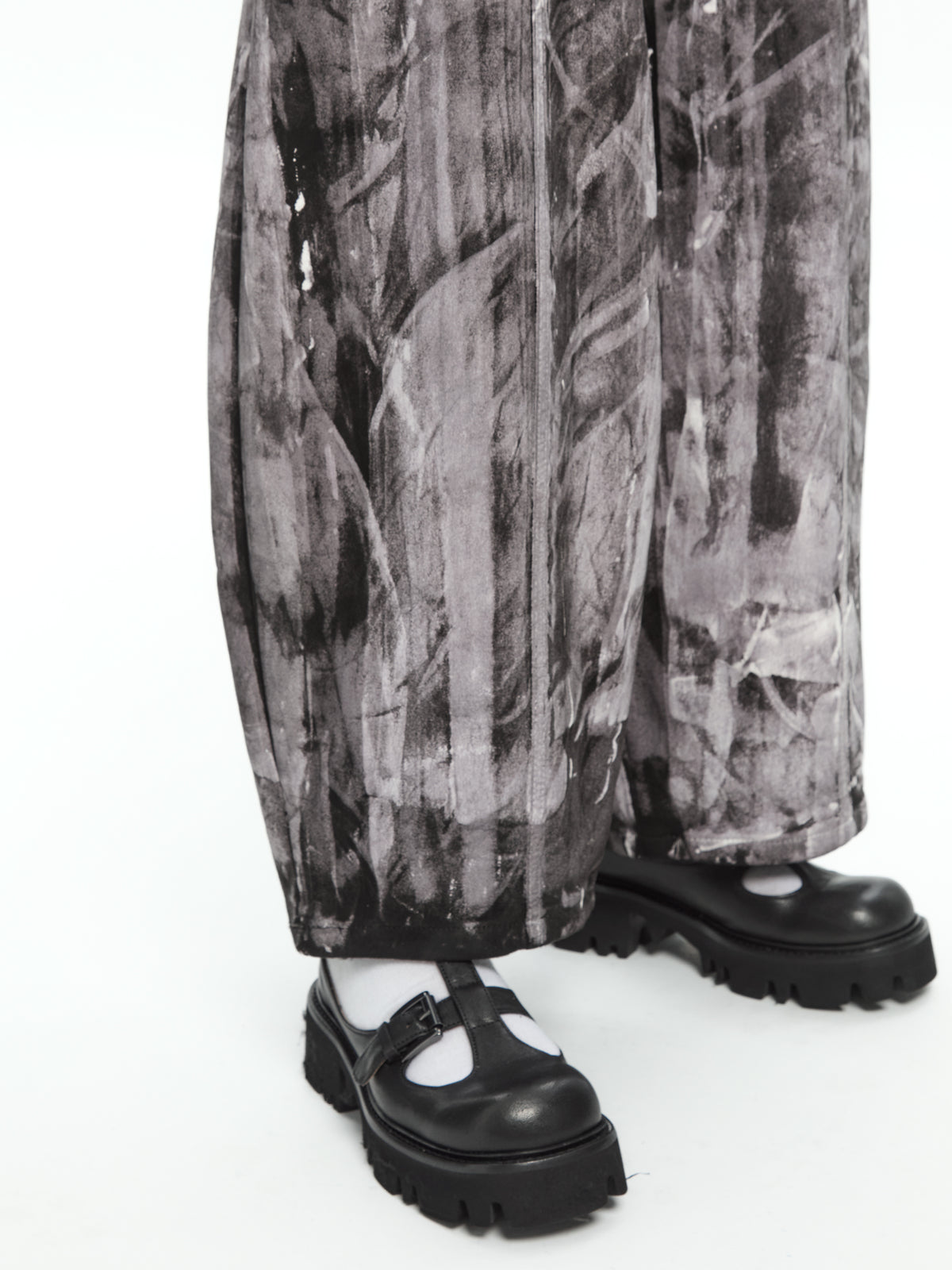IXOS Pantaloni effetto materico NERO