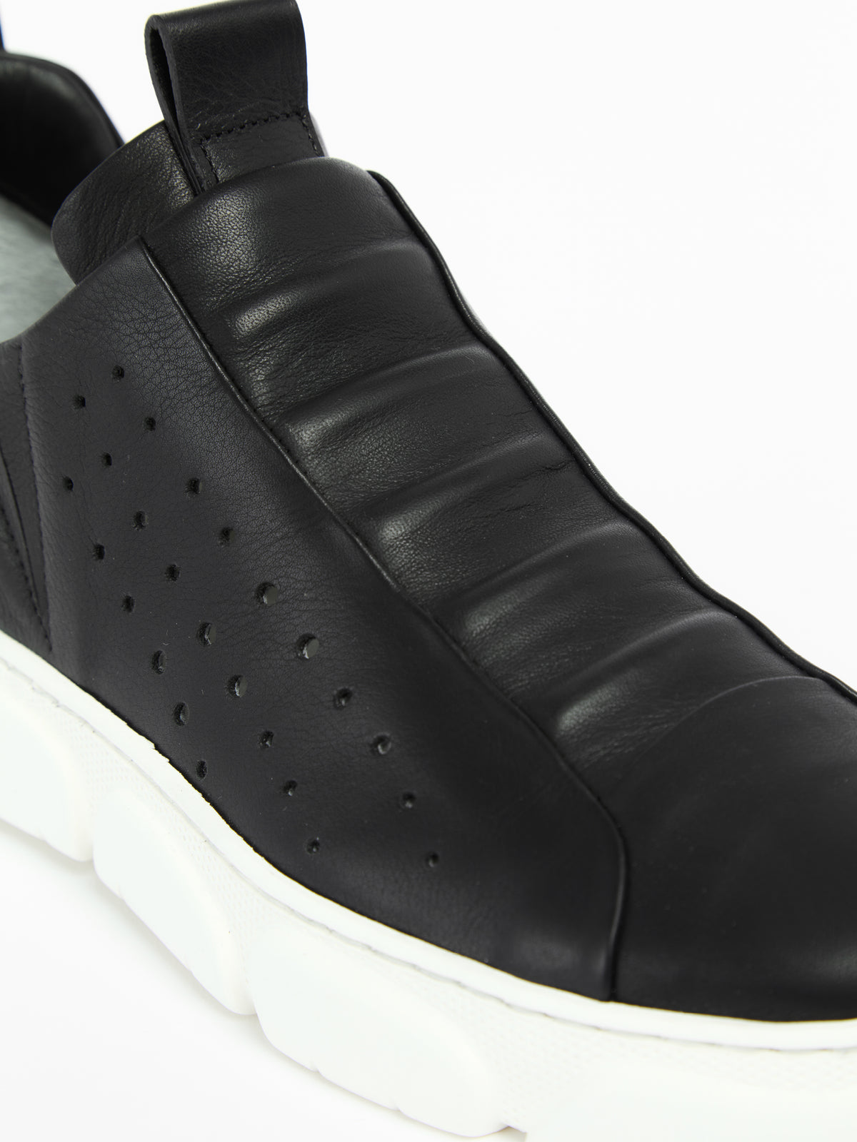 IXOS Sneaker traforata NERO