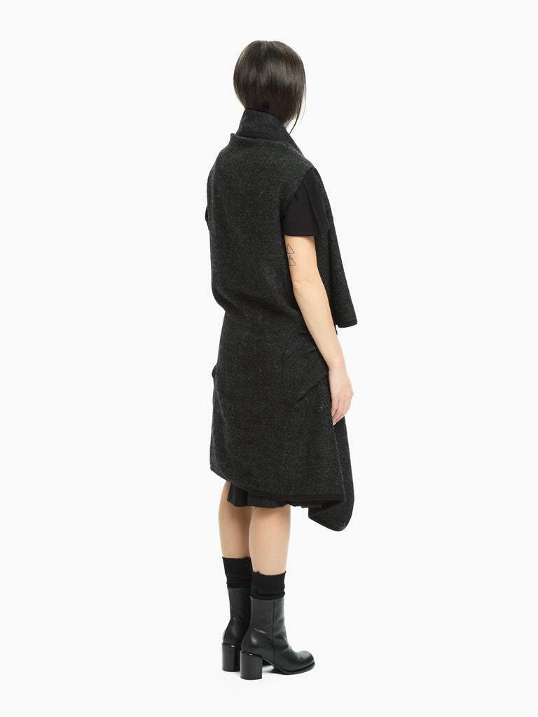 IXOS Capospalla dal design scultoreo NERO