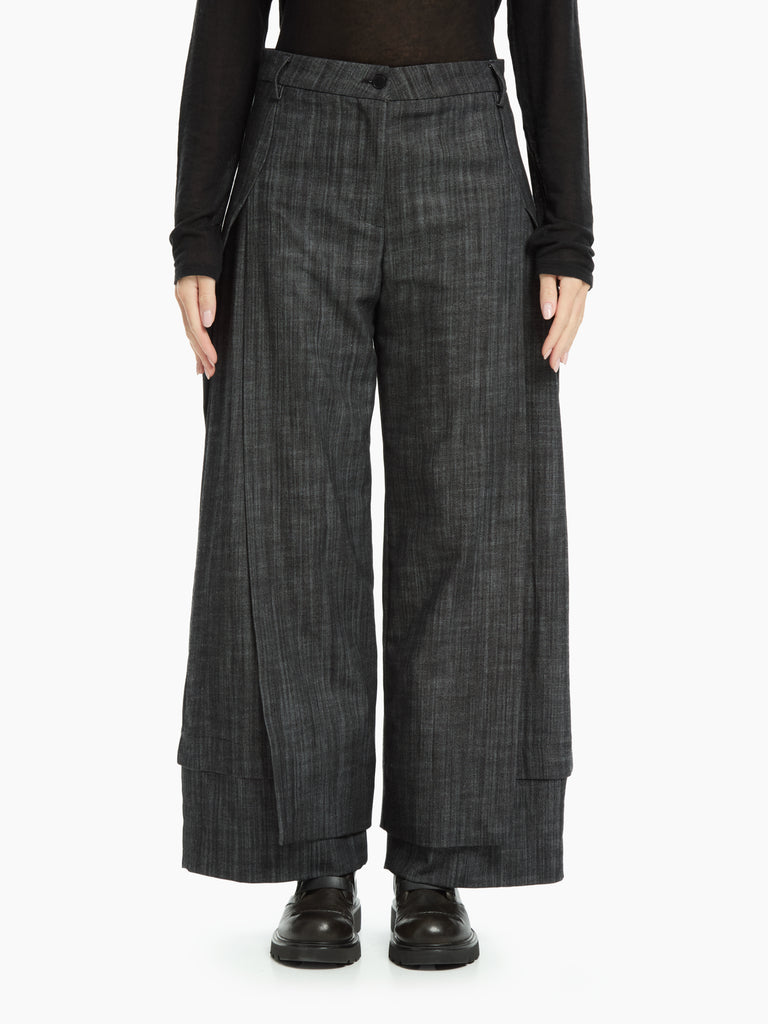 IXOS Pantalone con pieghe frontali NERO