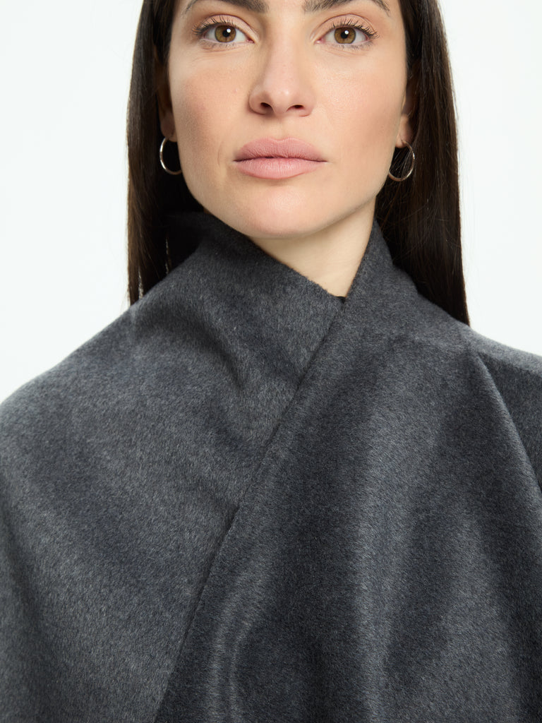IXOS Cappa con design asimmetrico GRIGIO