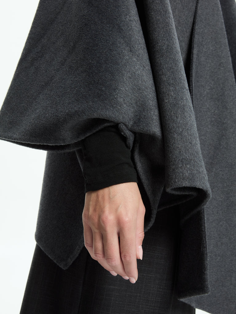IXOS Cappa con design asimmetrico GRIGIO