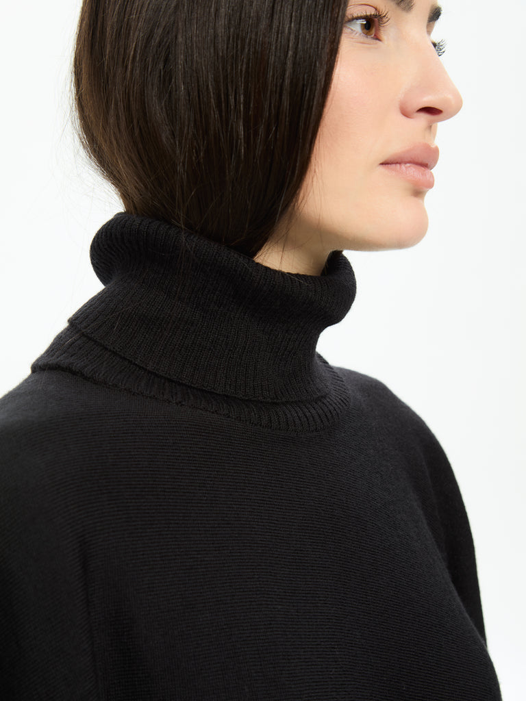 IXOS Poncho asimmetrico NERO