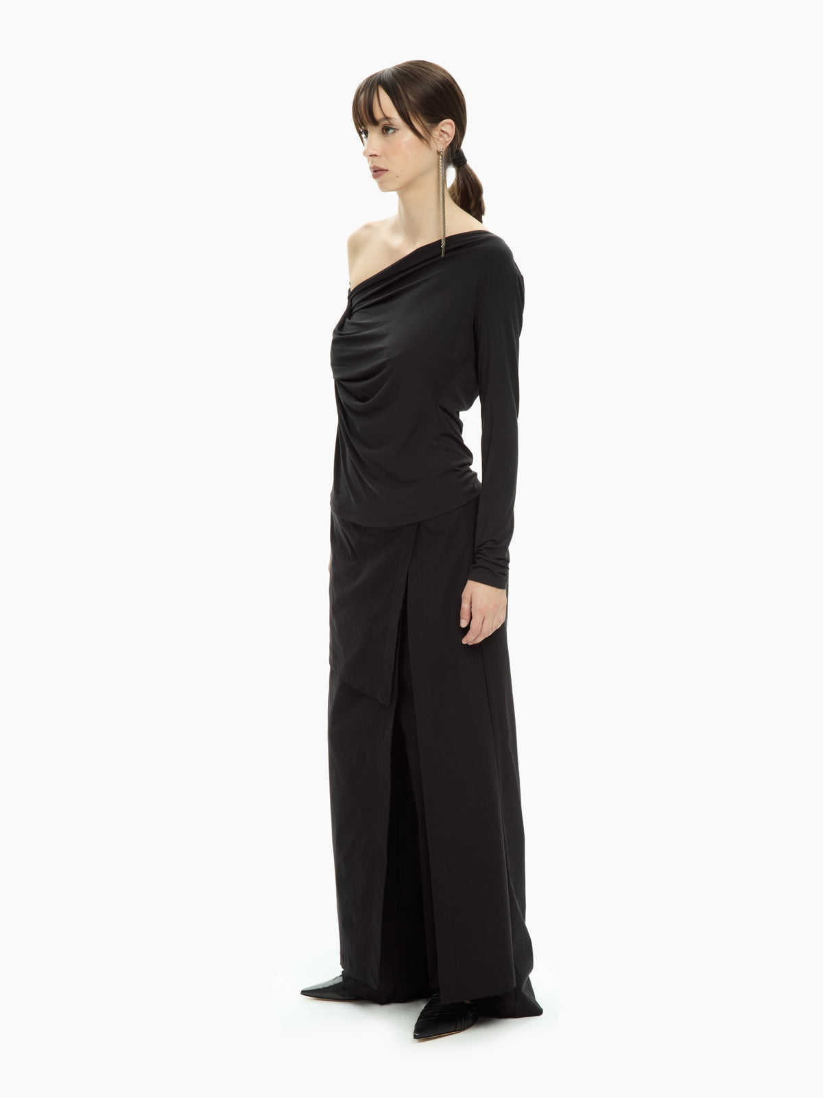 IXOS Top monospalla drappeggiato NERO