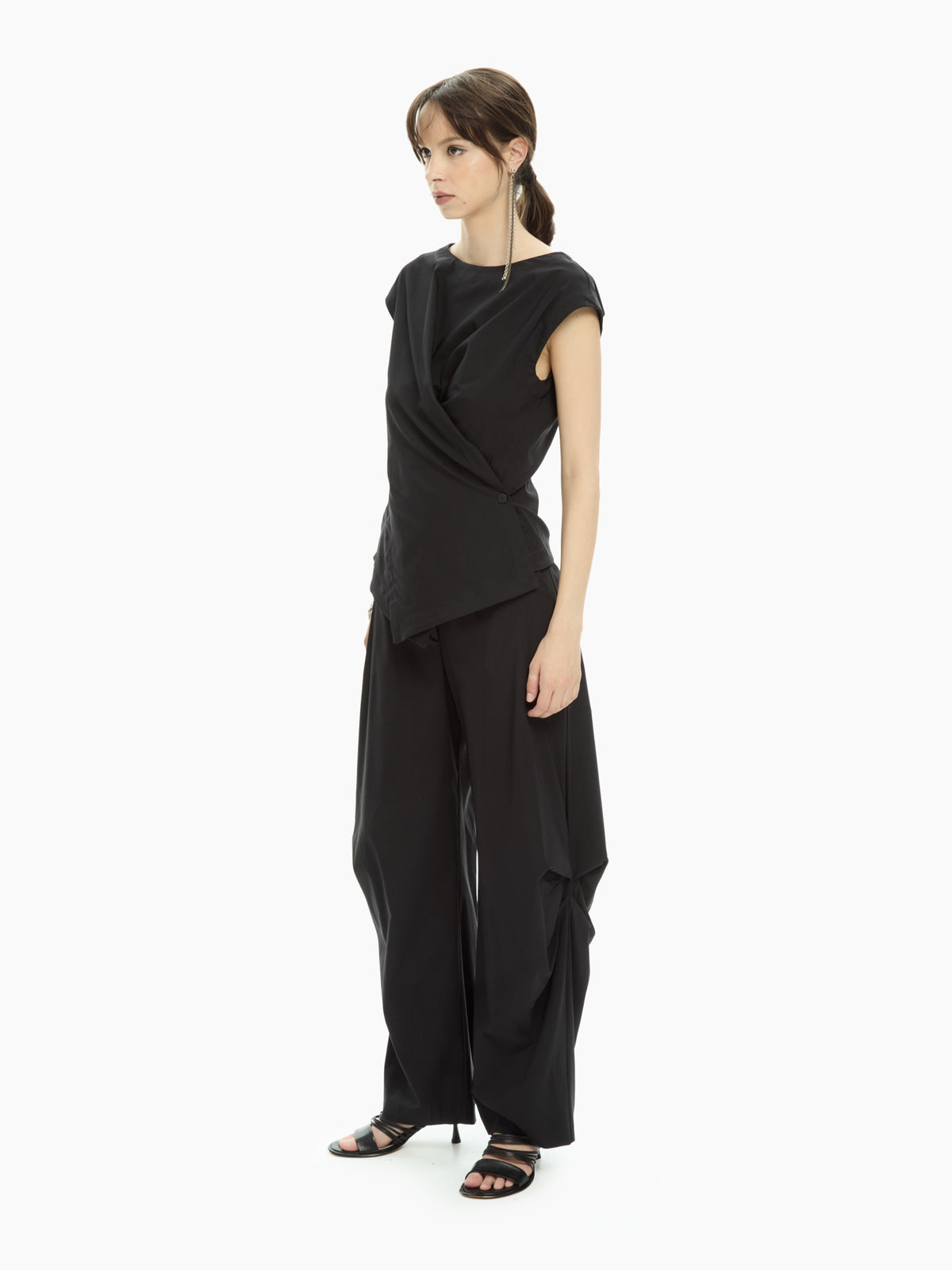 IXOS Top smanicato drappeggiato NERO