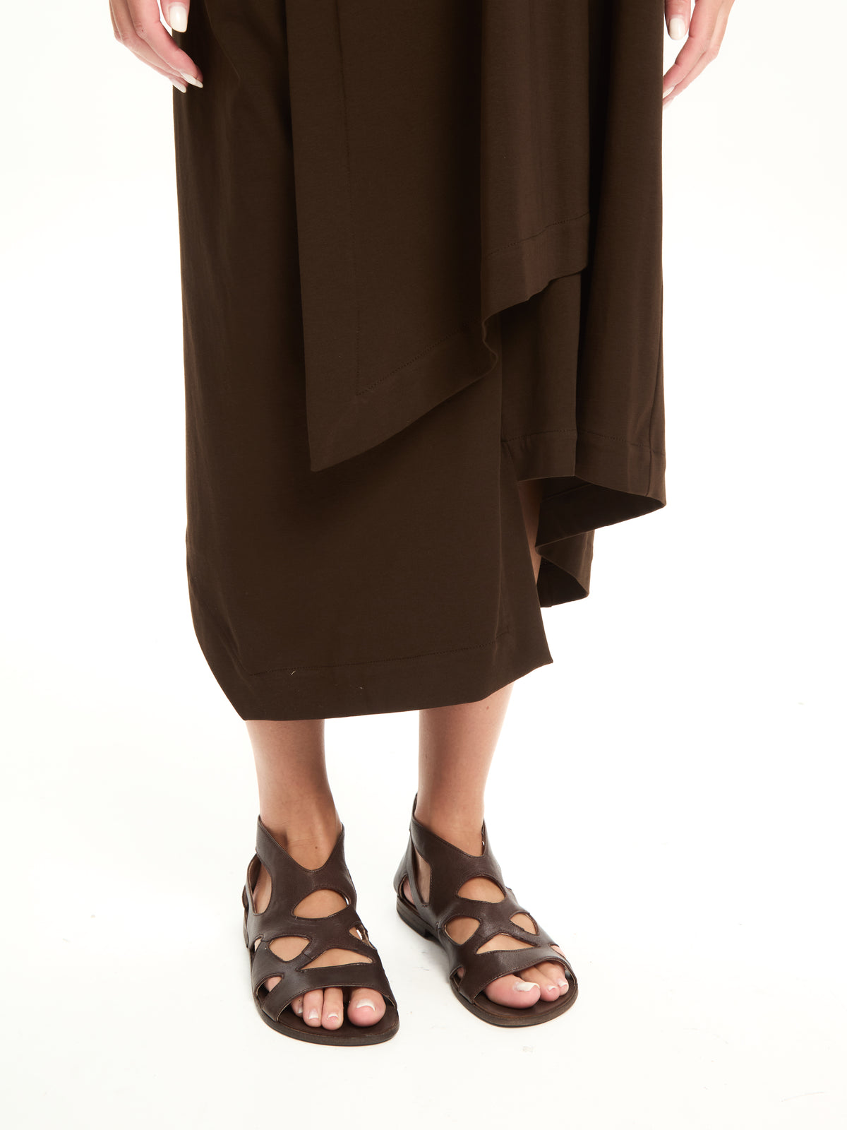 IXOS Abito con drappeggio asimmetrico MARRONE