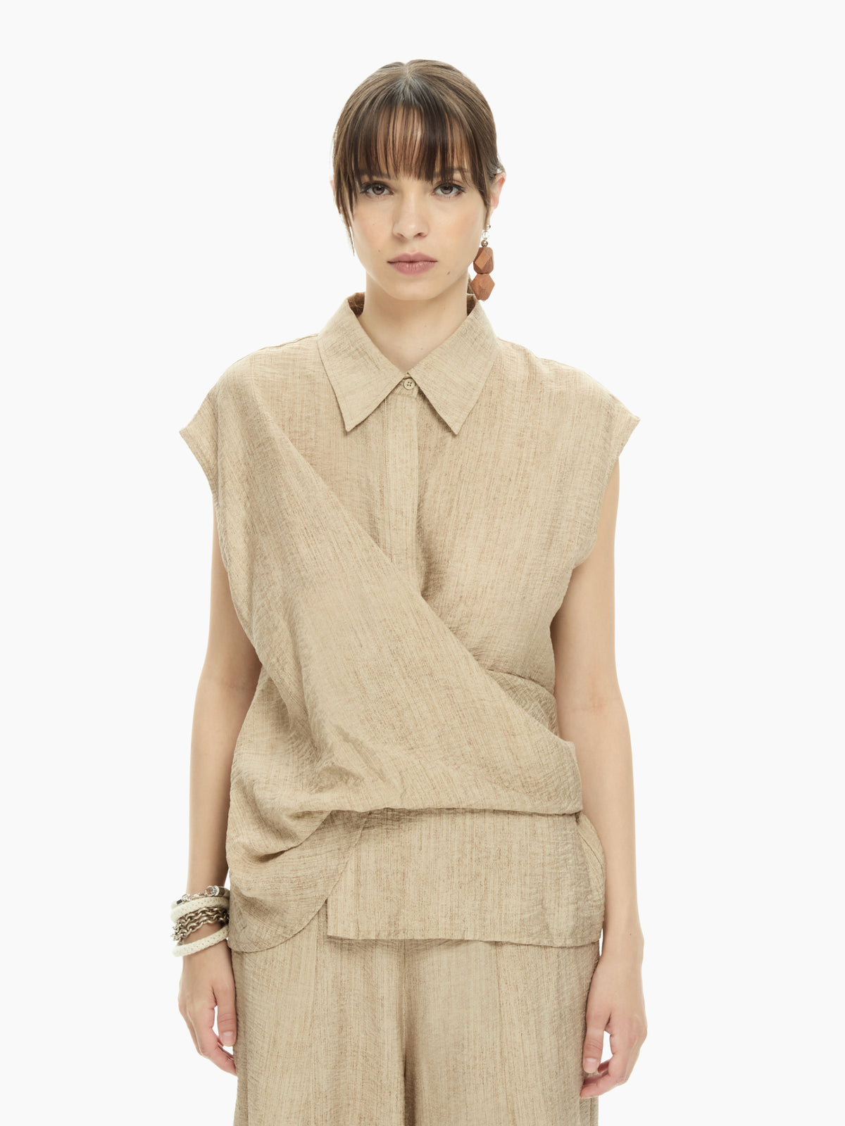 IXOS Camicia smanicata con pannello drappeggiato BEIGE