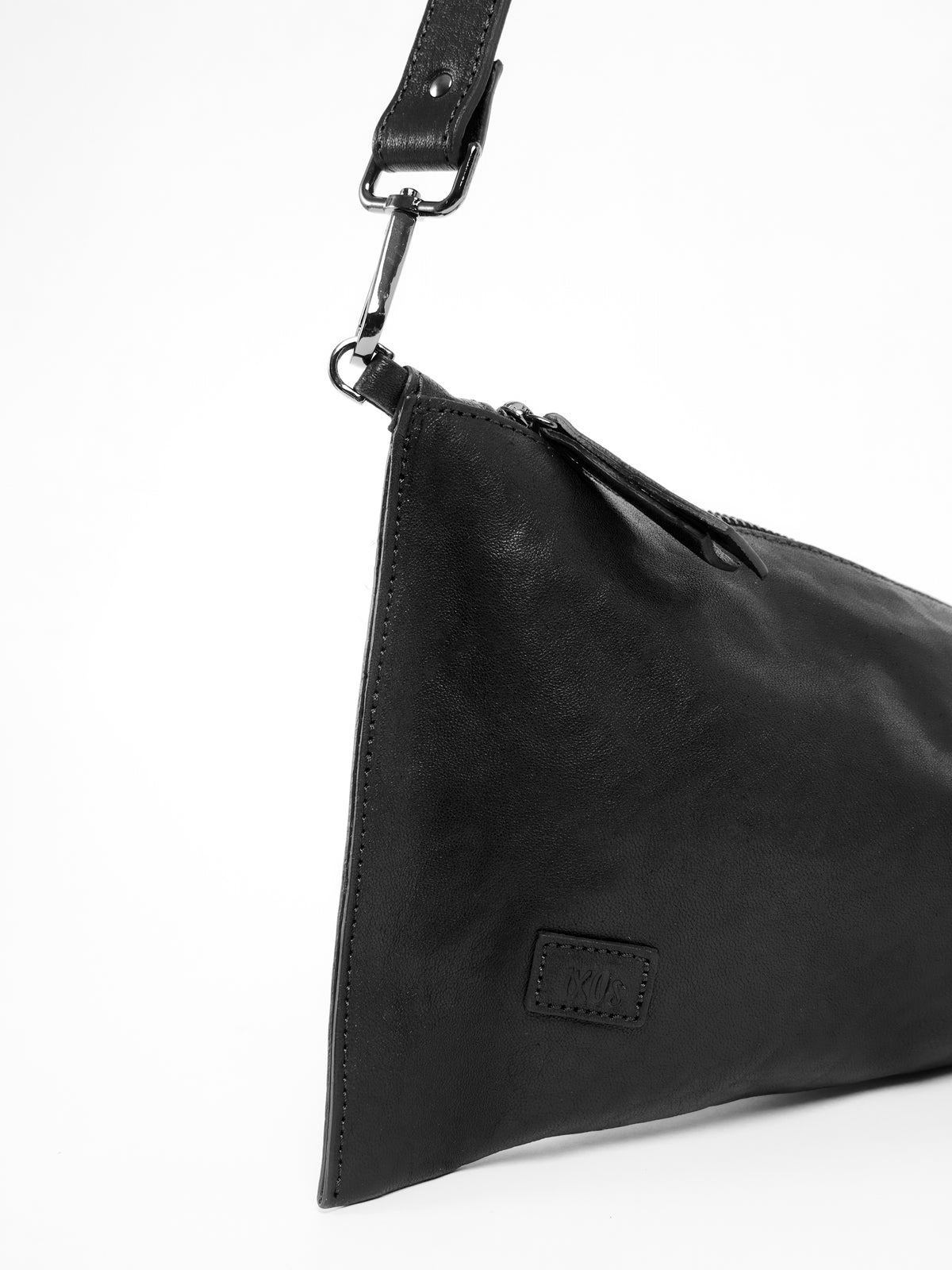 IXOS Borsa dalla silhouette geometrica NERO