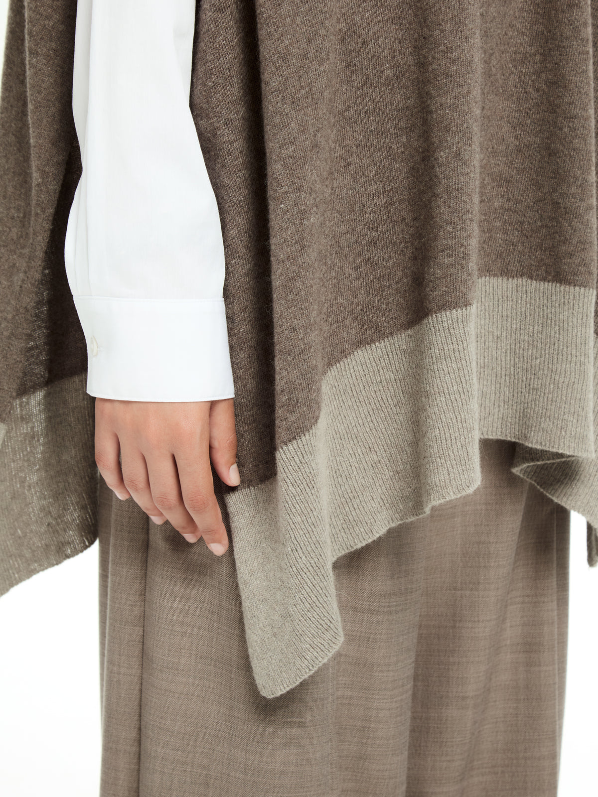 IXOS Poncho in maglia bicolore MARRONE