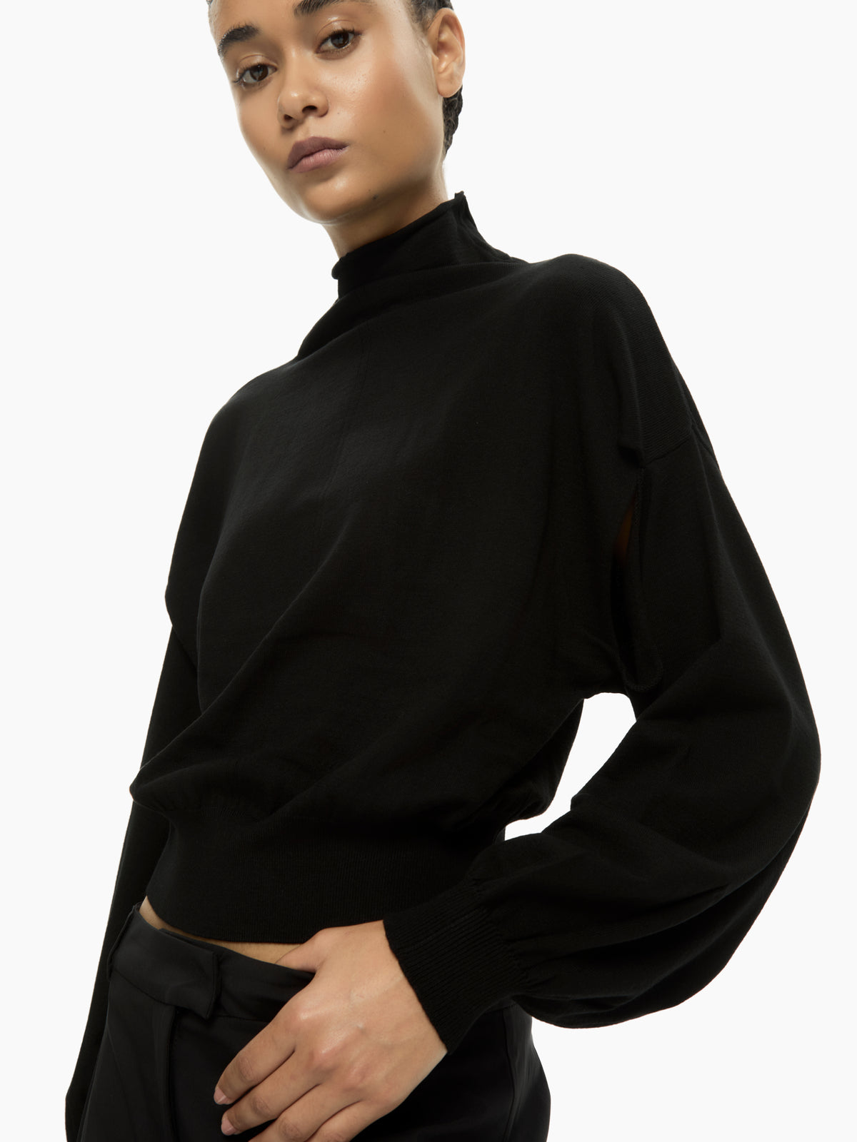 IXOS Maglia cropped con collo morbido NERO