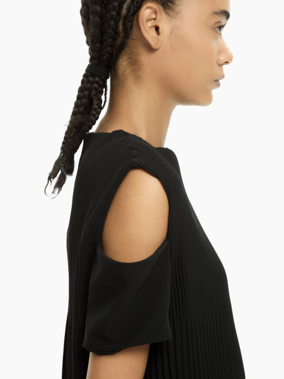 IXOS Top plissé con spalle cut-out NERO