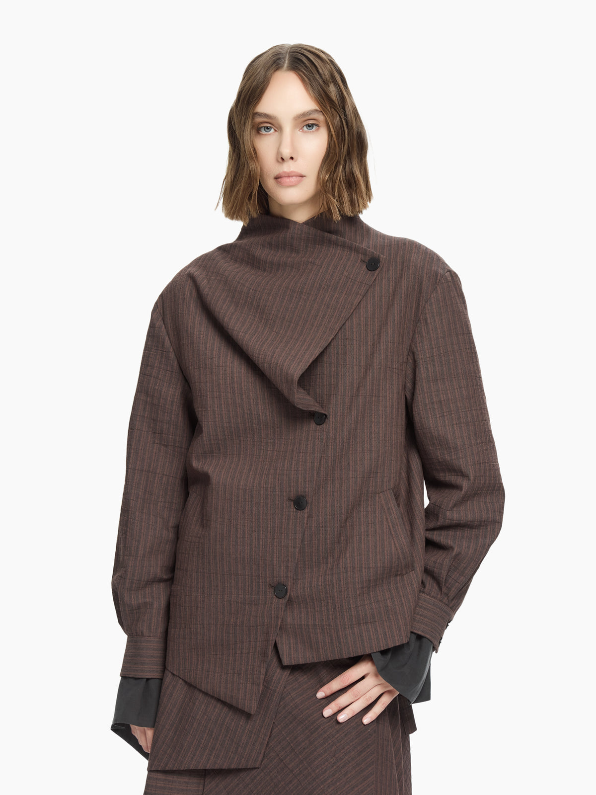 IXOS Giacca sartoriale asimmetrica MARRONE