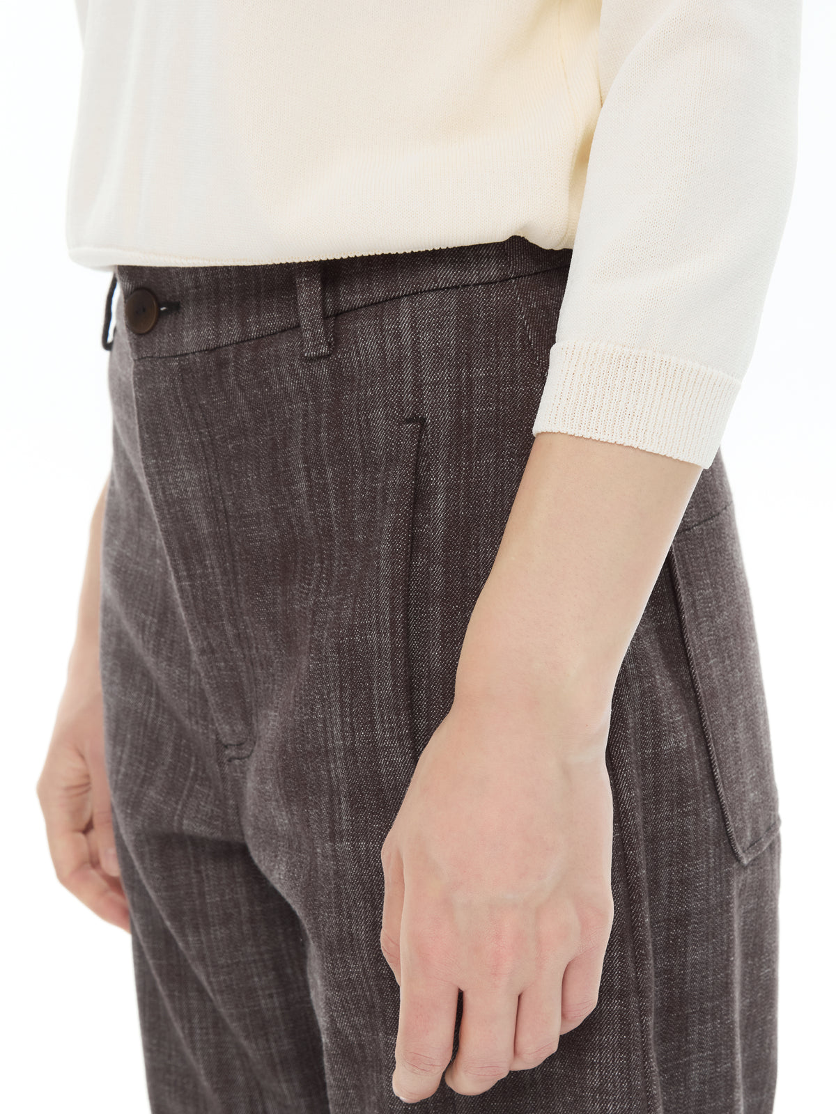 IXOS Pantaloni cropped dalla linea morbida MARRONE