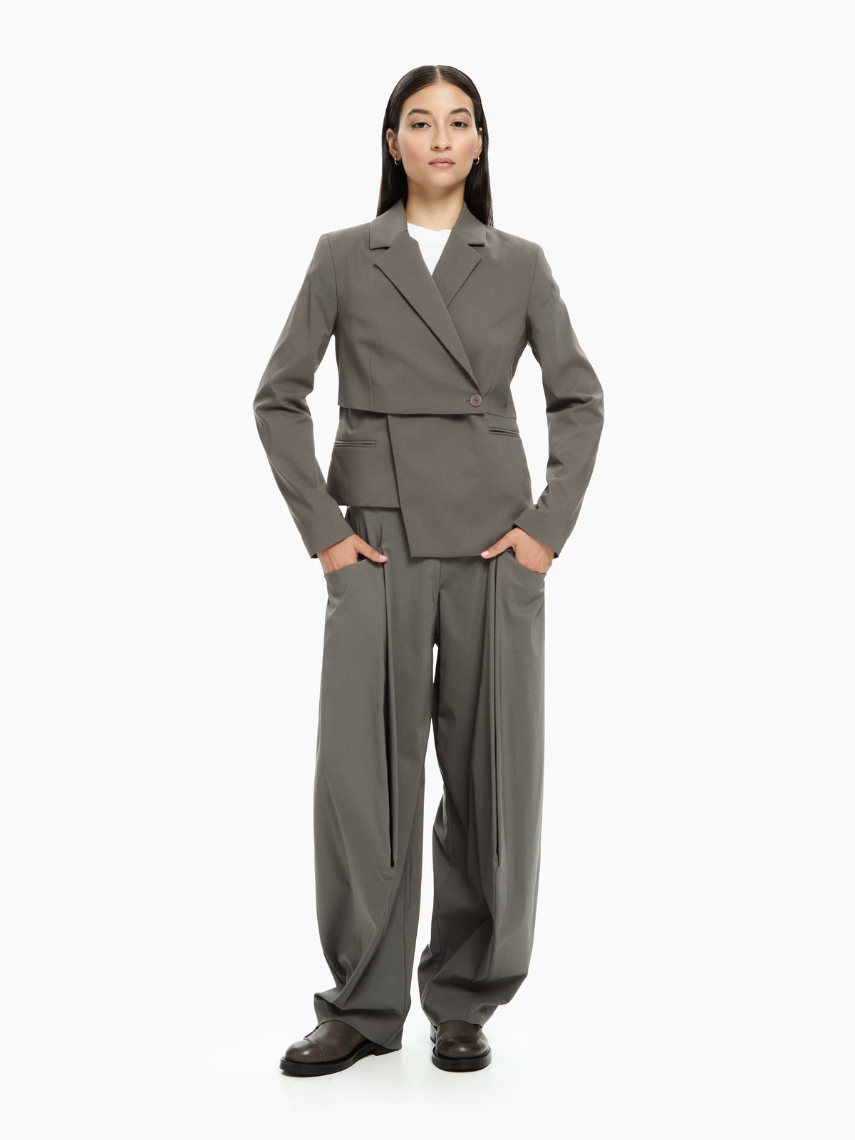IXOS Pantaloni con maxi tasche drappeggiate NERO