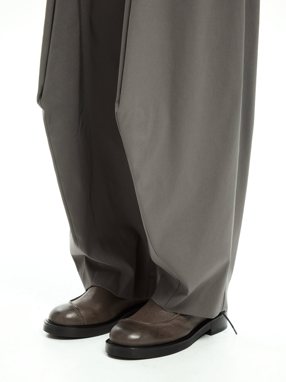 IXOS Pantaloni con maxi tasche drappeggiate NERO