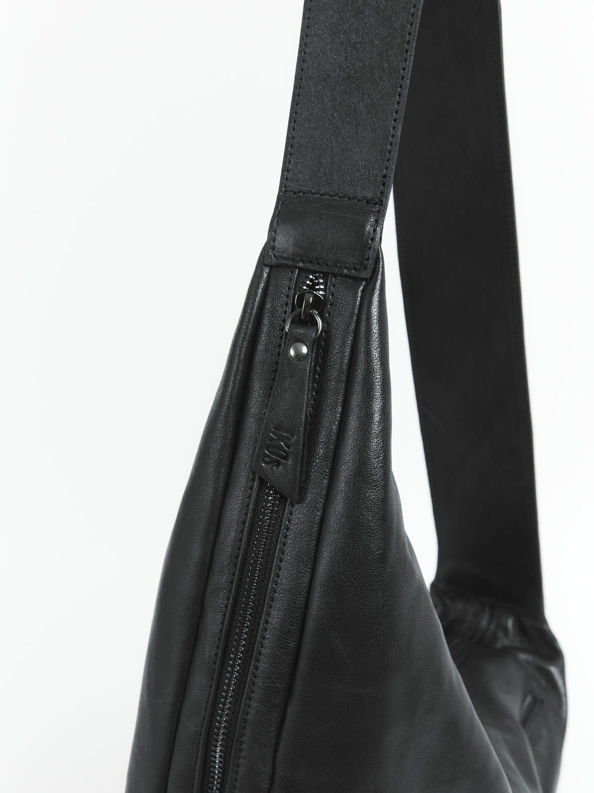 IXOS Borsa hobo asimmetrica NERO